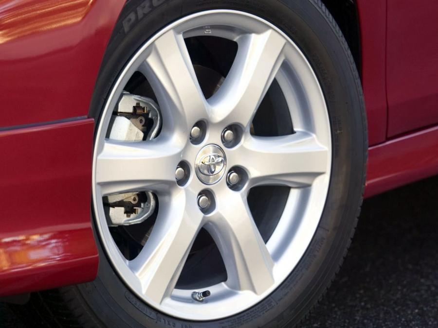 Колеса Toyota Camry SE 2006 года  (NA) (фото 16 из 47)
